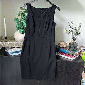Ann Taylor Elegant Black Sleeveless Dress in size 8 with Scoop Neckline
